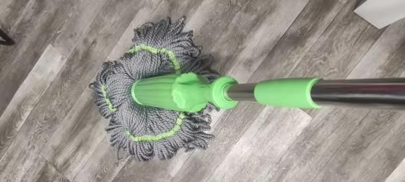 Self-Squeezing Water Rotating Mop | Hands-Free Cleaning with an Absorbent Head